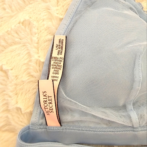 Victoria secret bralette and matching thon Matching Set - Picture 2 of 3